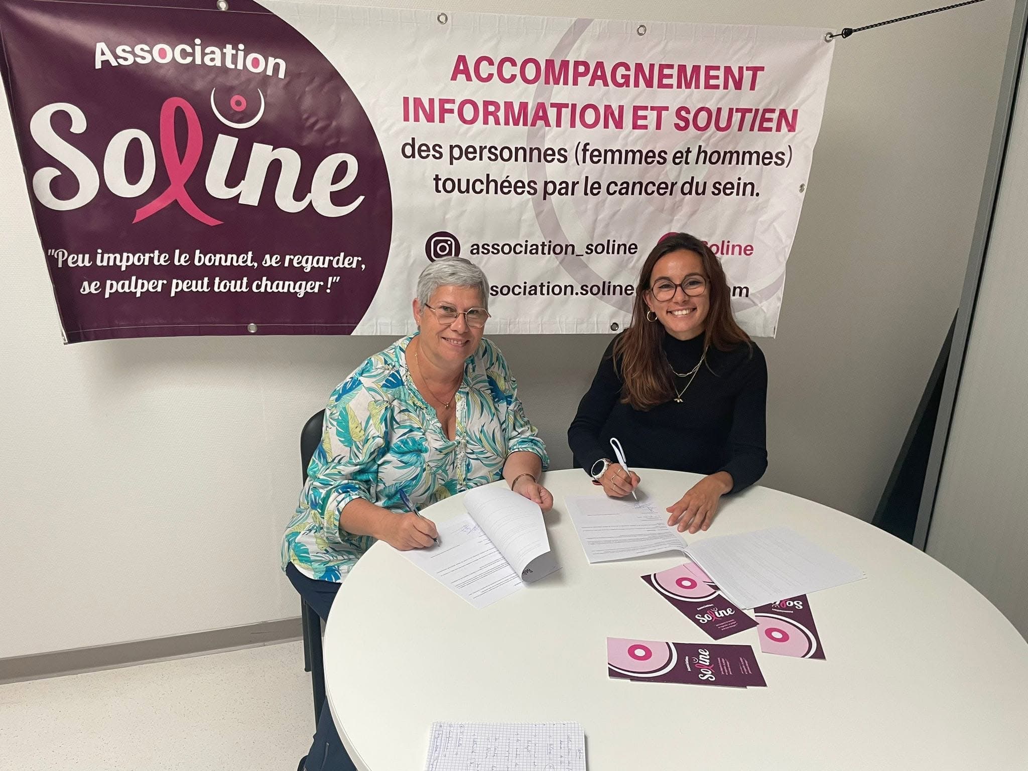 photo de Clarisse avec la représentante des trois C